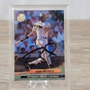 1992 Fleer Ultra Barry Bonds Pittsburgh Pirates Autographed Baseball Card